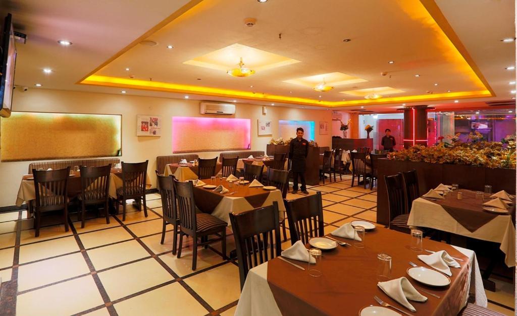 Airport La Sapphire Hotel & Restaurant New Delhi Luaran gambar