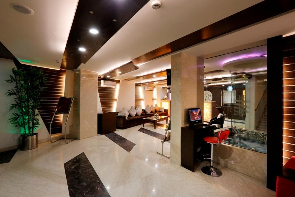 Airport La Sapphire Hotel & Restaurant New Delhi Luaran gambar