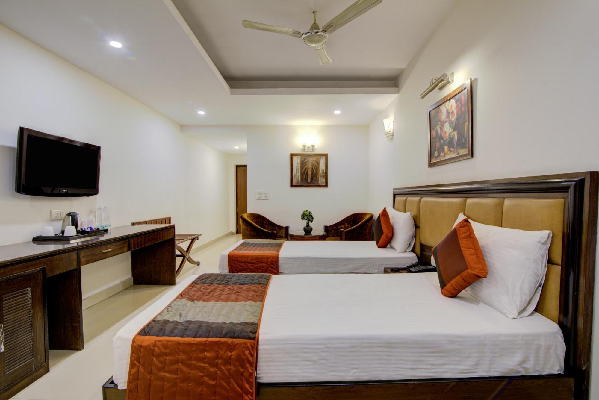 Airport La Sapphire Hotel & Restaurant New Delhi Luaran gambar