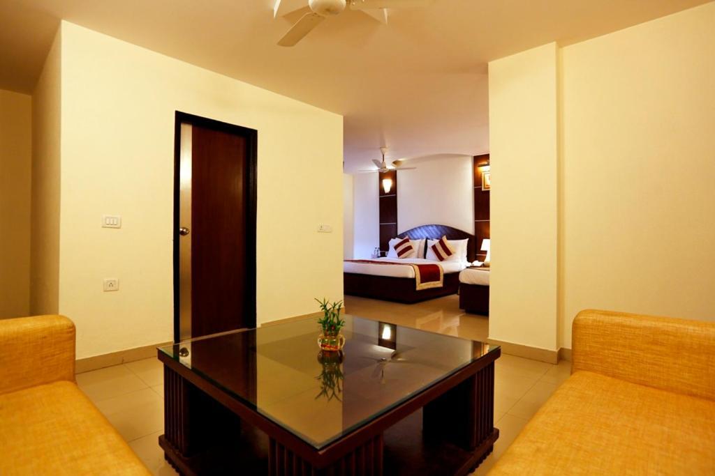 Airport La Sapphire Hotel & Restaurant New Delhi Luaran gambar