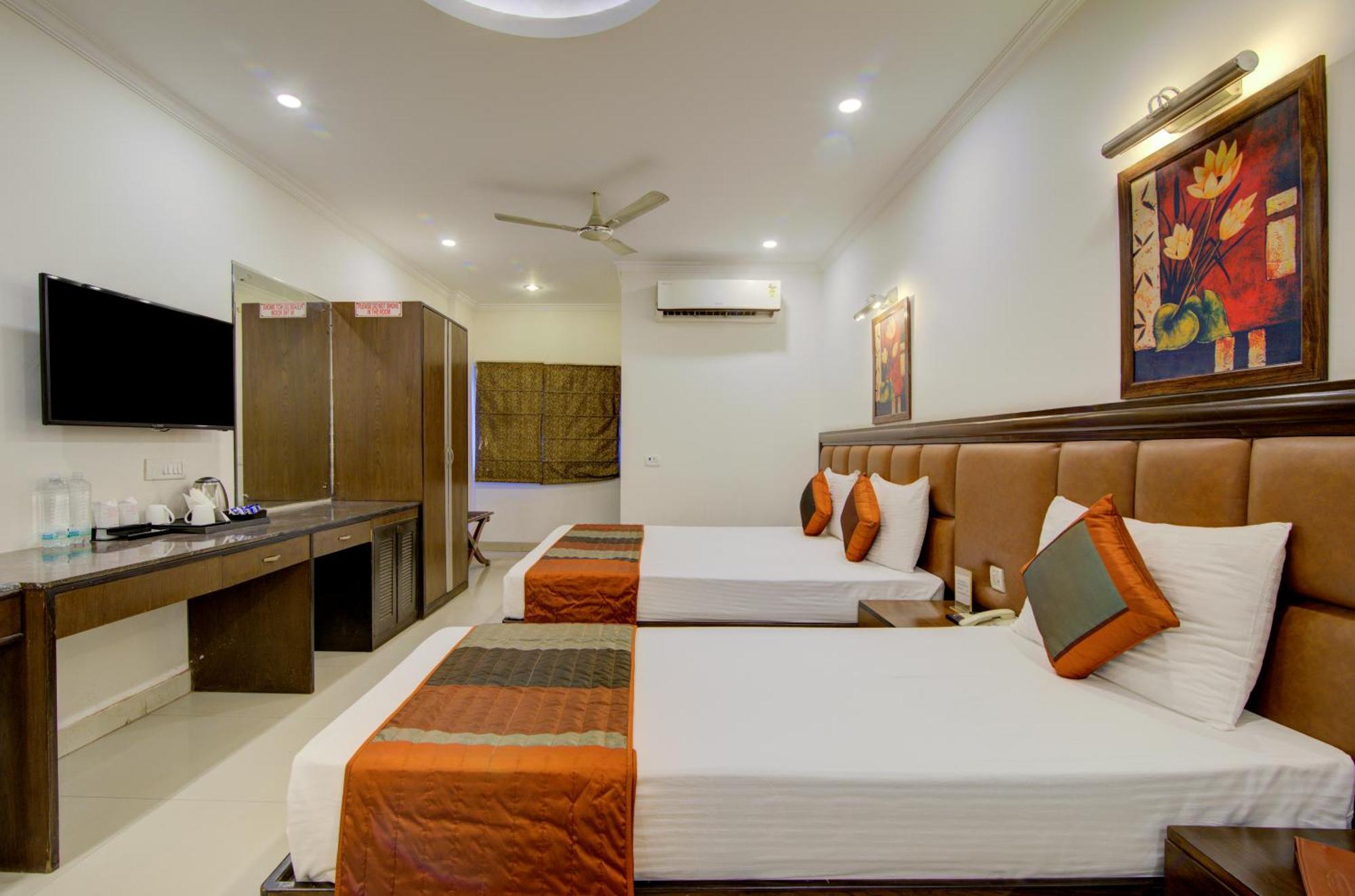 Airport La Sapphire Hotel & Restaurant New Delhi Luaran gambar