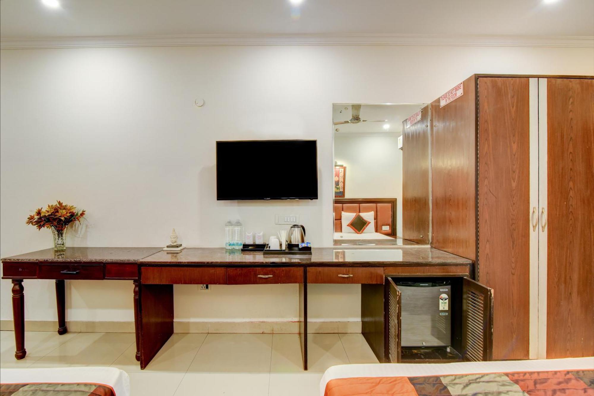 Airport La Sapphire Hotel & Restaurant New Delhi Luaran gambar