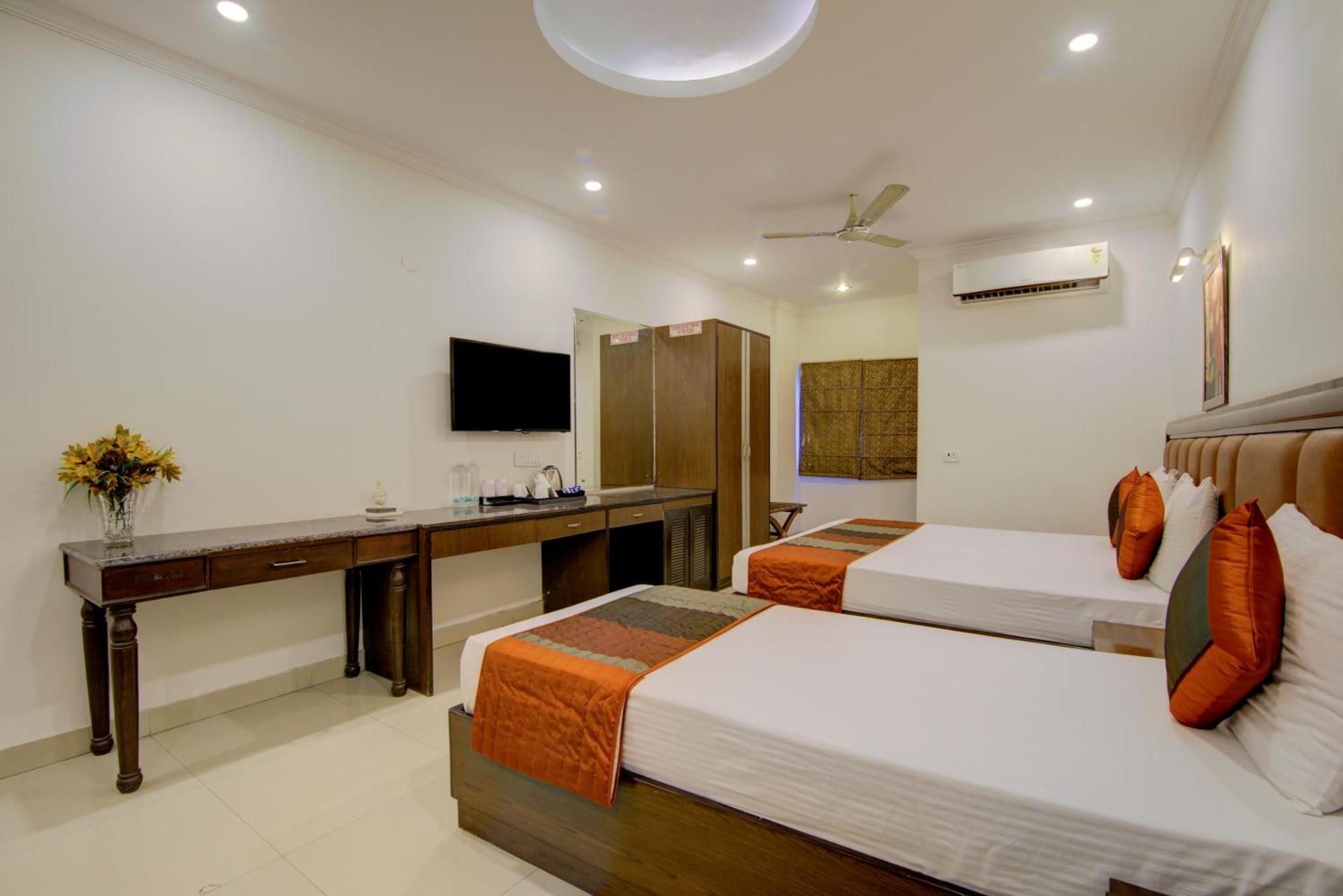 Airport La Sapphire Hotel & Restaurant New Delhi Luaran gambar