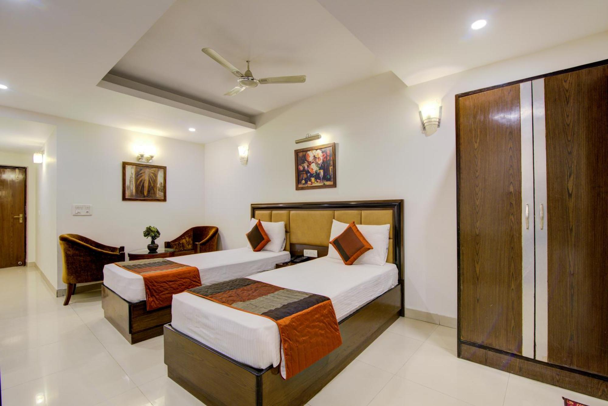 Airport La Sapphire Hotel & Restaurant New Delhi Luaran gambar