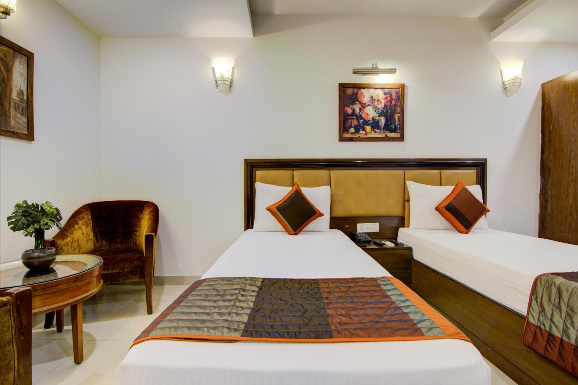 Airport La Sapphire Hotel & Restaurant New Delhi Luaran gambar