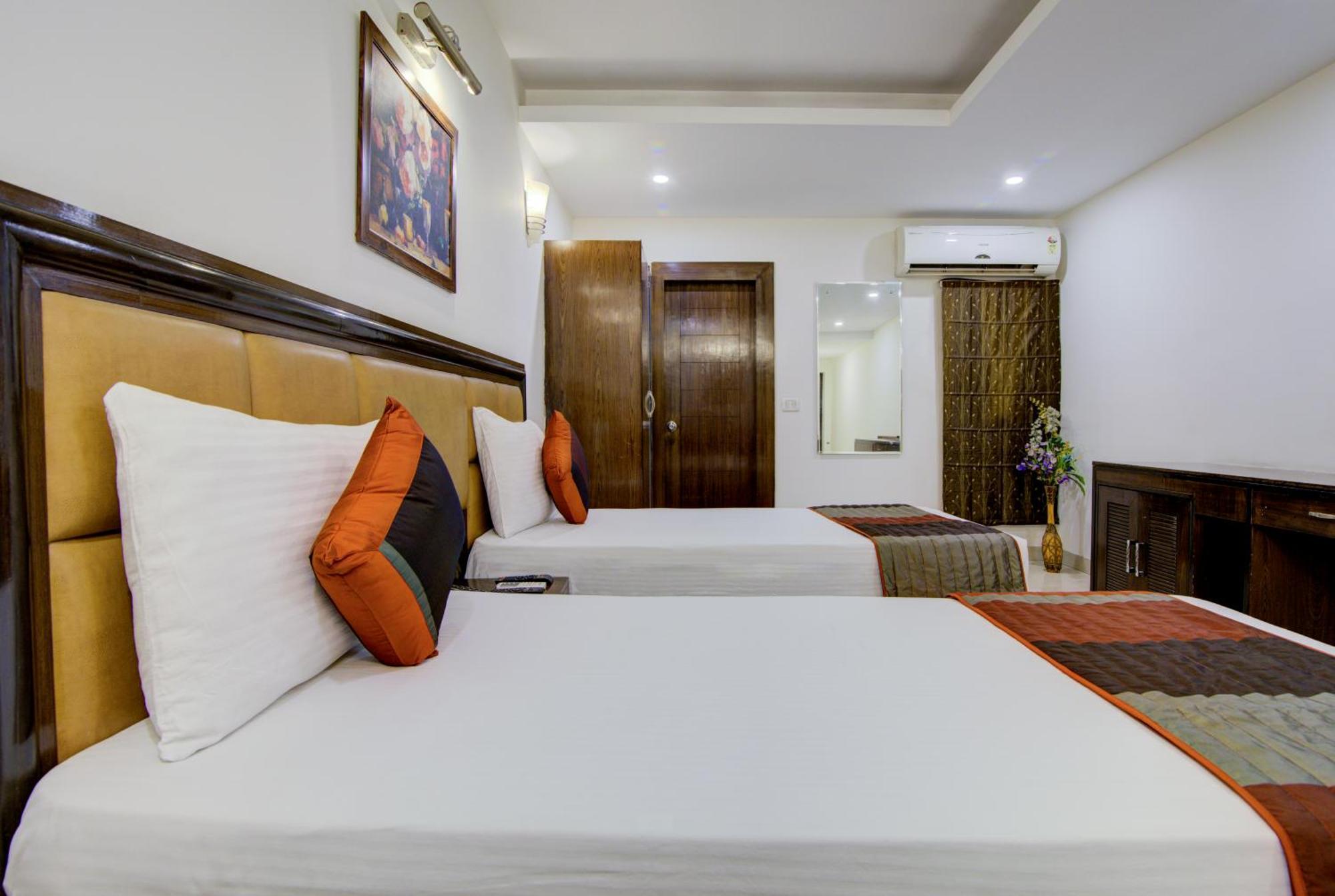 Airport La Sapphire Hotel & Restaurant New Delhi Luaran gambar